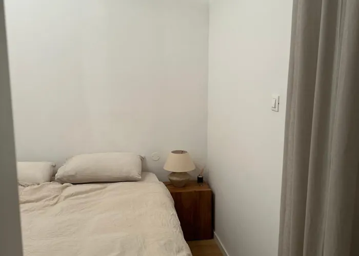 Znjan Beachfront Luxury Beautiful New With Garden Jacuzzi And Sauna شقة سبليت