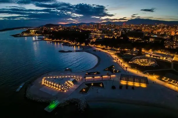 Znjan Beachfront Luxury Beautiful New With Garden Jacuzzi And Sauna *